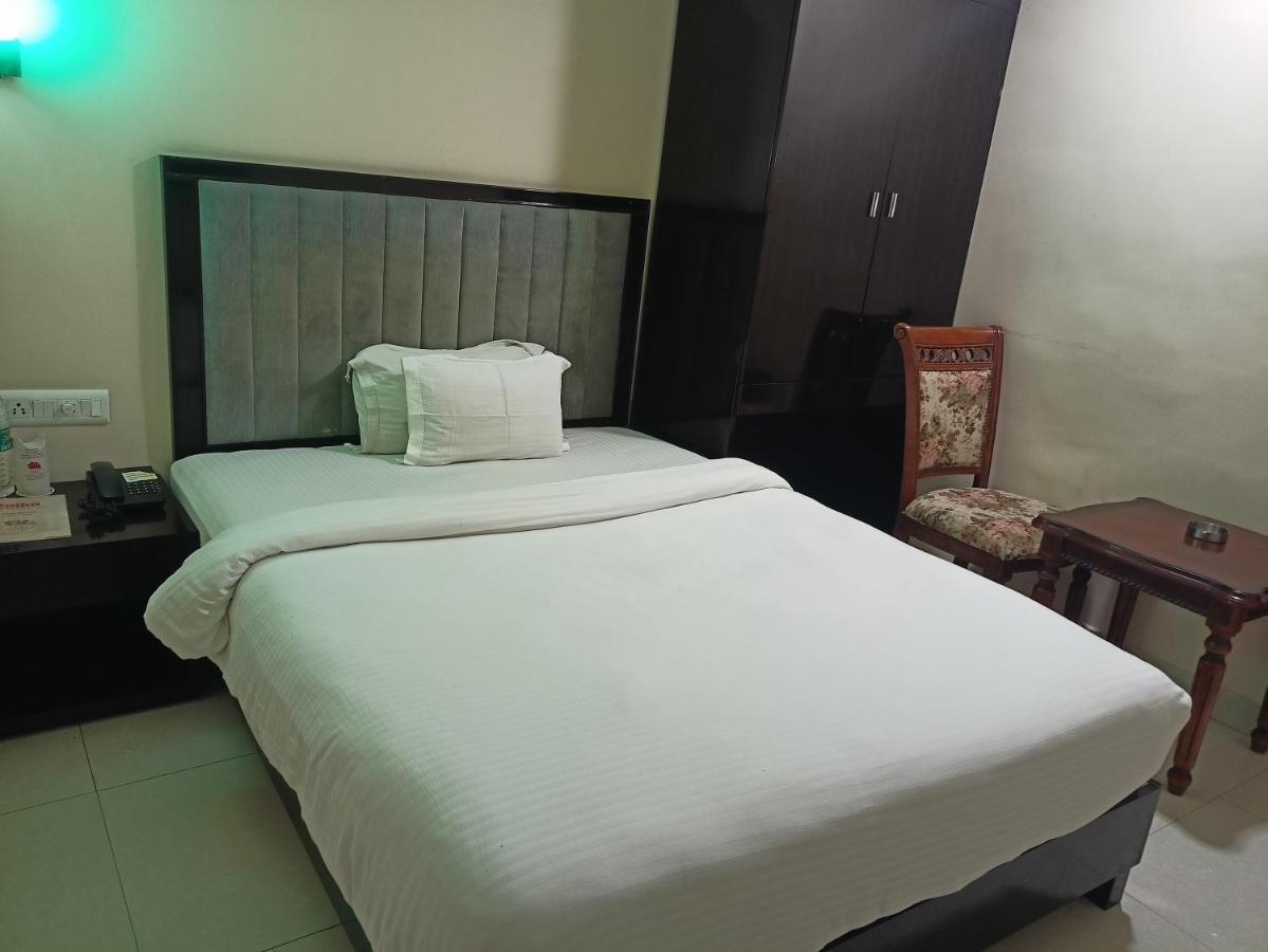 Hotel Jmd International كاتيحار المظهر الخارجي الصورة
